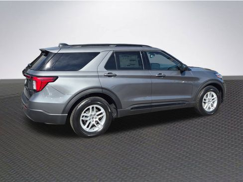 New 2026 Ford Explorer Active w/ Active Comfort Package image 4