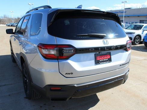 New 2026 Honda Pilot Black Edition image 4