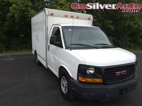 Used 2004 GMC Savana 3500 image 1