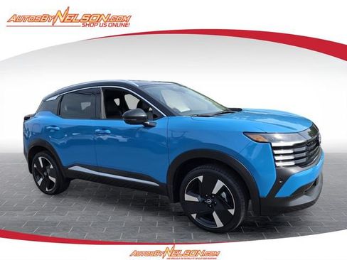 Used 2025 Nissan Kicks SR AWD/4WD image 1