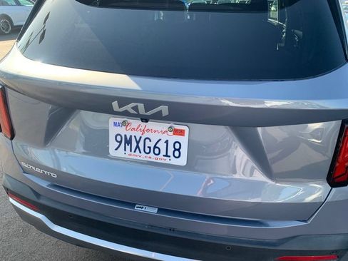 Certified 2024 Kia Sorento S w/ Panoramic Sunroof Package FWD image 8