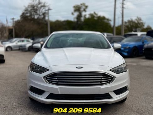 Used 2017 Ford Fusion SE w/ Fusion SE Technology Package FWD image 11