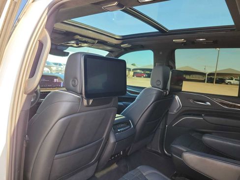 Used 2024 Cadillac Escalade Sport Platinum AWD/4WD image 16
