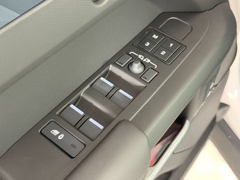 New 2026 Land Rover Defender 110 X-Dynamic SE AWD/4WD image 26