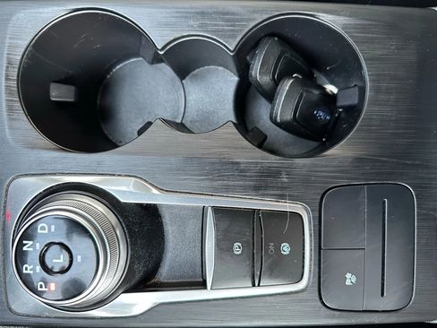 Used 2021 Ford Escape SE w/ Cold Weather Package image 22