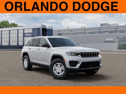 New 2025 Jeep Grand Cherokee Laredo w/ Trailer Tow Package image 5