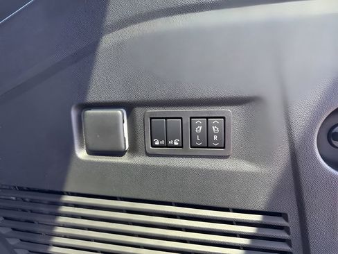 New 2026 GMC Yukon XL Denali AWD/4WD image 33