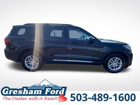 Certified 2025 Ford Explorer Active AWD/4WD image 9
