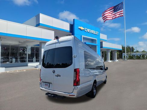 Used 2022 Mercedes-Benz Sprinter 3500 image 3