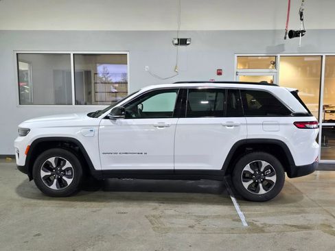 Used 2024 Jeep Grand Cherokee Limited 4xe AWD/4WD image 7