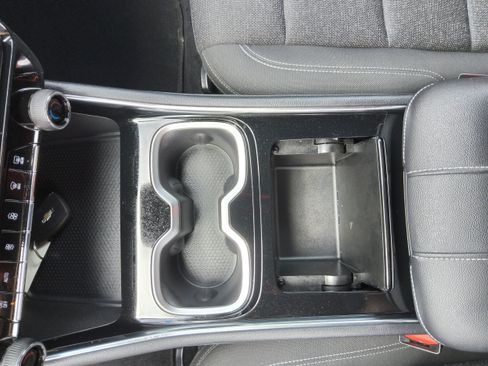 Used 2024 Chevrolet Traverse LS FWD image 20