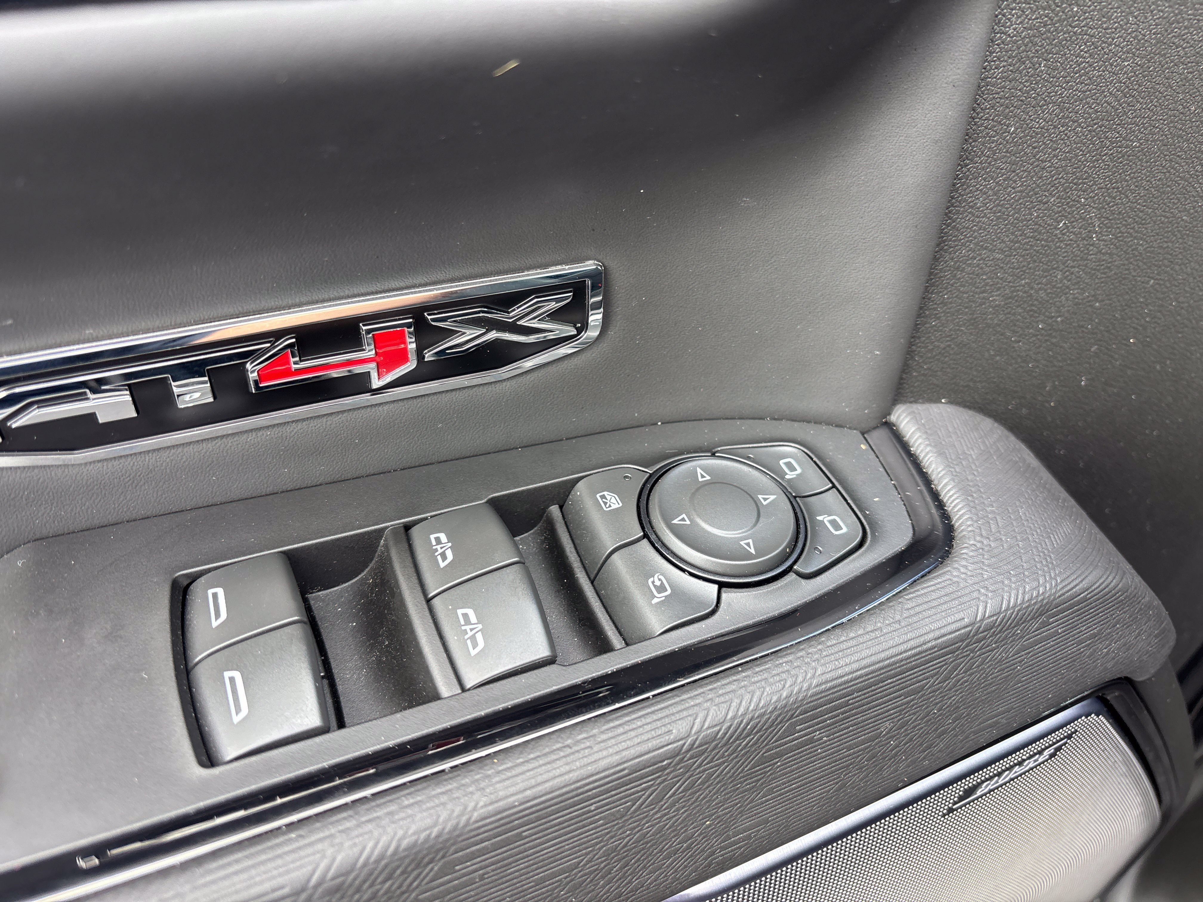 Used 2025 GMC Sierra 1500 AT4X AWD/4WD image 15