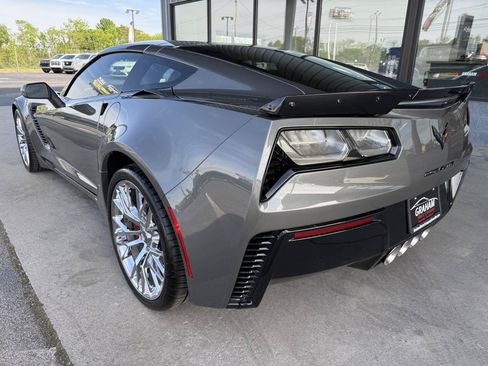 Used 2016 Chevrolet Corvette Z06 Coupe w/ 3LZ w/ 3LZ Preferred Equipment Group RWD image 11