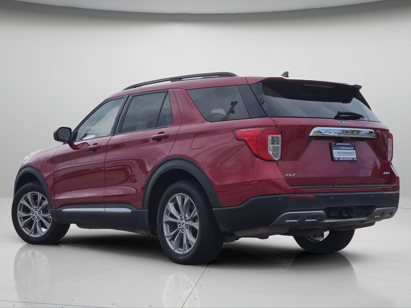 Used 2023 Ford Explorer XLT w/ Equipment Group 202A AWD/4WD image 20