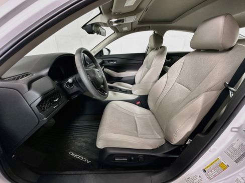 Used 2025 Honda Accord SE image 13