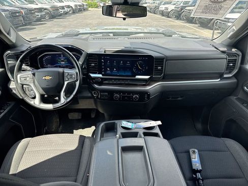 Used 2024 Chevrolet Silverado 2500 LT AWD/4WD image 10