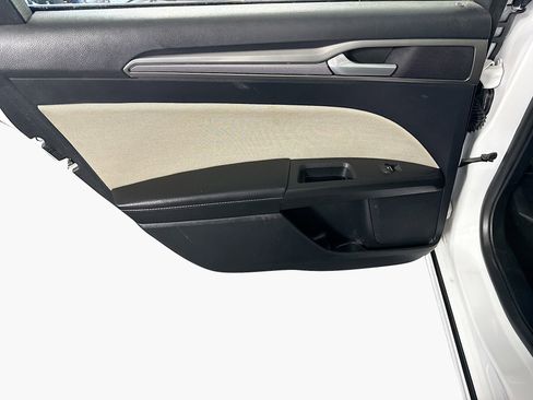 Used 2018 Ford Fusion S FWD image 26