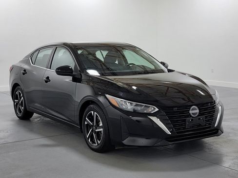 Used 2024 Nissan Sentra SV FWD image 2