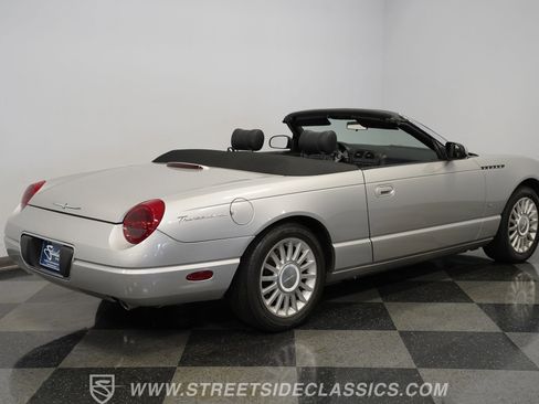 Used 2004 Ford Thunderbird image 18