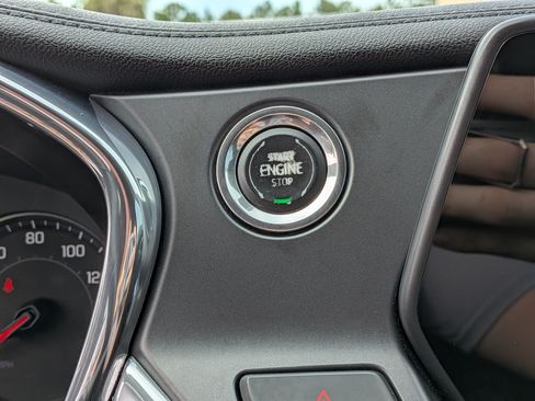 Used 2019 Chevrolet Blazer LT FWD image 29