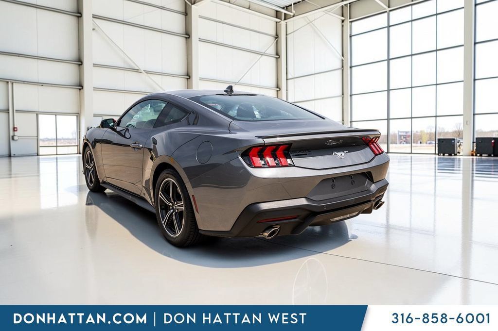 Used 2025 Ford Mustang Premium RWD image 21