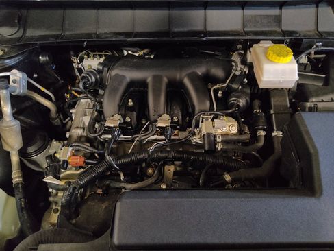 Used 2023 Nissan Pathfinder SV AWD/4WD image 30