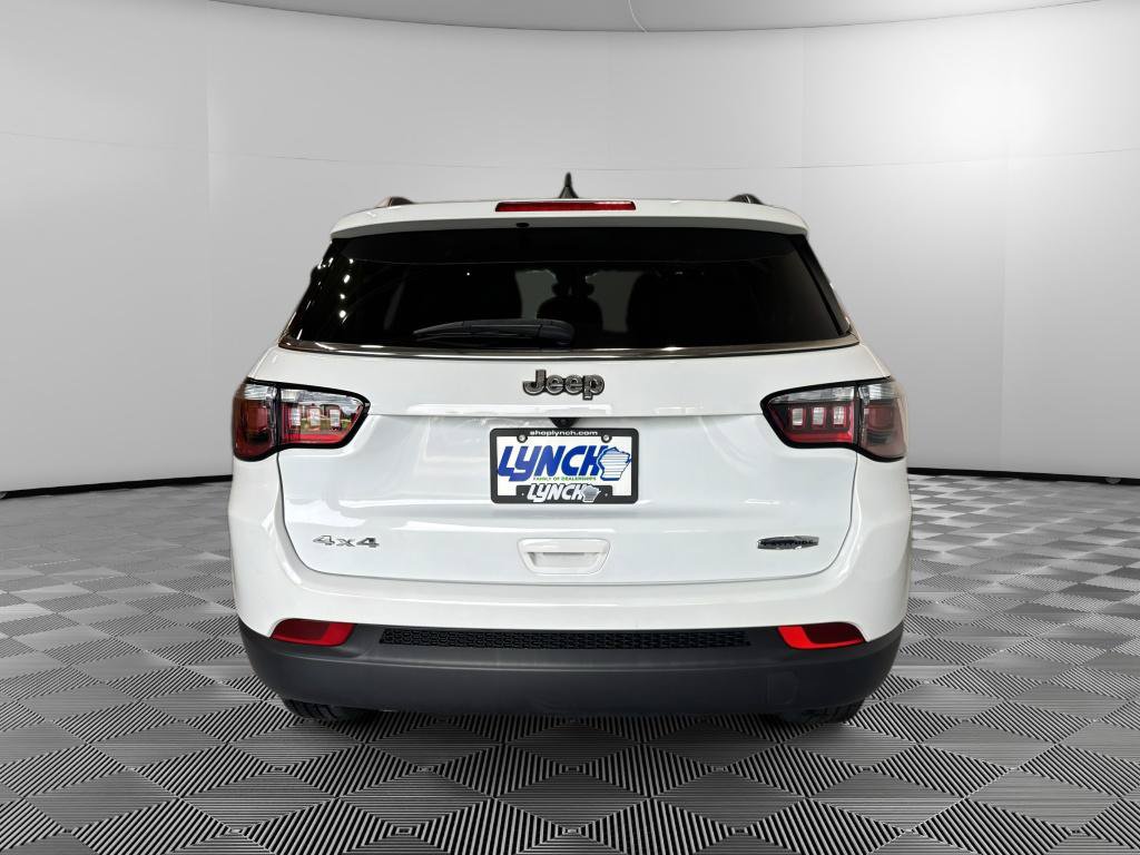 Used 2024 Jeep Compass Latitude AWD/4WD image 4