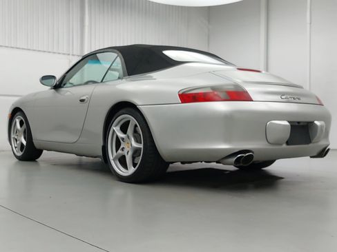 Used 2003 Porsche 911 Carrera RWD image 3