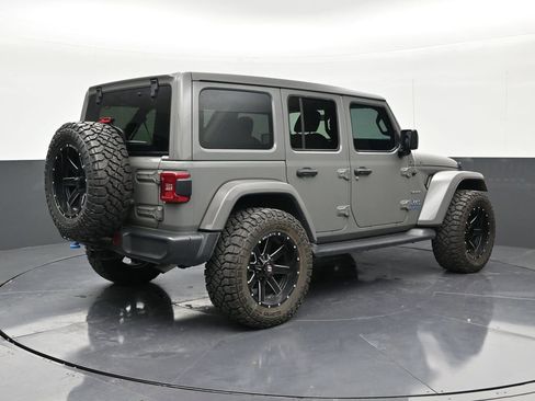 Used 2022 Jeep Wrangler Unlimited Sahara AWD/4WD image 5