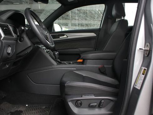 Used 2022 Volkswagen Atlas Cross Sport SEL image 11