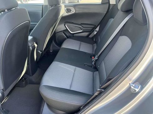 Used 2025 Kia Soul LX w/ LX Technology Package image 6