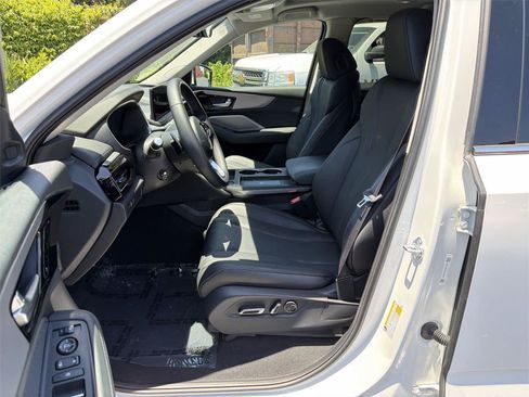 Used 2025 Acura MDX SH-AWD image 12