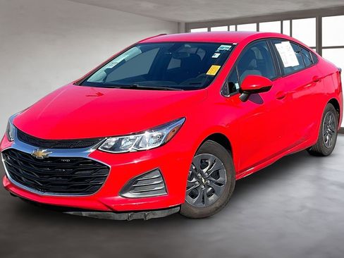 Used 2019 Chevrolet Cruze LS image 3
