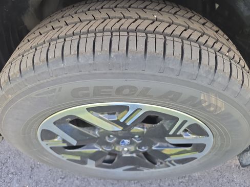 Used 2025 Subaru Forester Premium AWD/4WD image 11