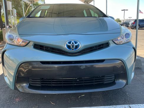 Certified 2017 Toyota Prius V Four w/ Carpet Mat Package image 23