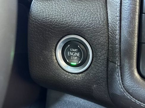 Used 2023 GMC Yukon Denali AWD/4WD image 24
