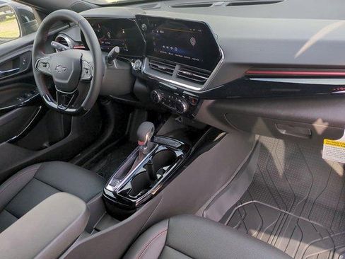 New 2026 Chevrolet Trax RS w/ Sunroof Package FWD image 28