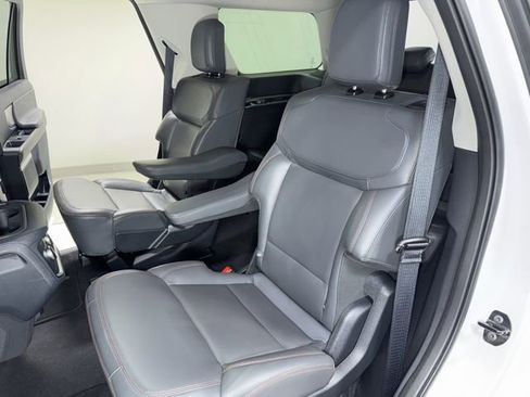 Used 2025 Ford Expedition Active AWD/4WD image 27