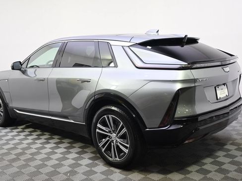 Certified 2024 Cadillac Lyriq Luxury AWD/4WD image 3