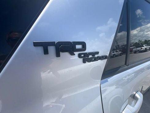 Used 2020 Toyota 4Runner TRD Off-Road Premium w/ Moonroof Package AWD/4WD image 20