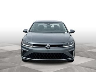 Used 2025 Volkswagen Jetta SE FWD video 3