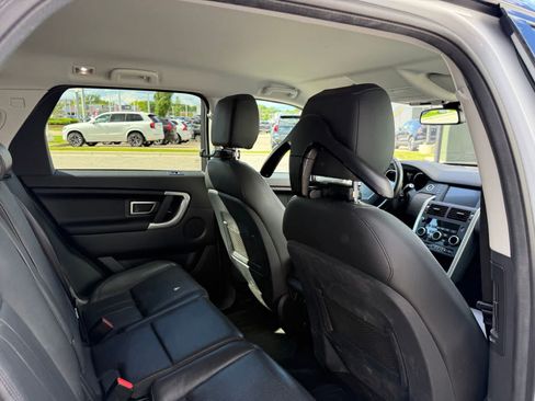 Used 2019 Land Rover Discovery Sport SE AWD/4WD image 11