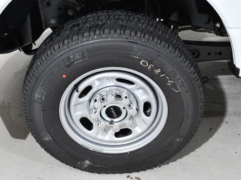 New 2026 Ford F250 XL w/ XL Chrome Package image 23