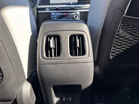 Certified 2025 Hyundai Santa Cruz Limited image 16