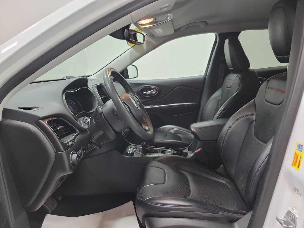 Used 2022 Jeep Cherokee Trailhawk w/ Premium Leather Package AWD/4WD image 2