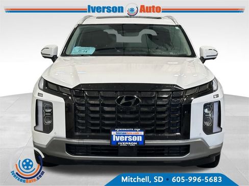 Used 2023 Hyundai Palisade Limited image 3