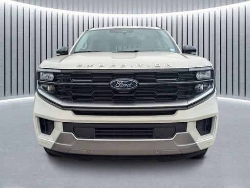 New 2026 Ford Expedition Max Platinum w/ Driver's Package image 8