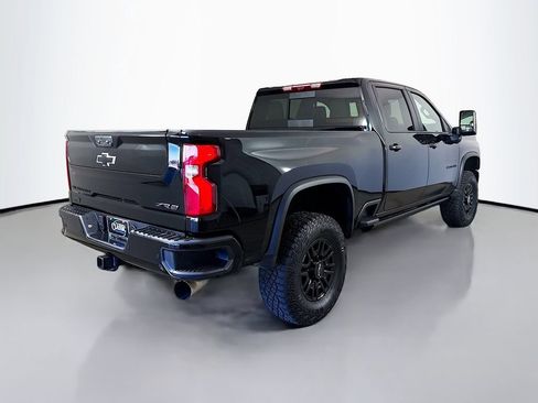Used 2024 Chevrolet Silverado 2500 ZR2 w/ Technology Package image 7