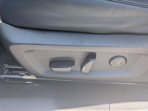 Used 2025 Mitsubishi Outlander SE FWD image 16