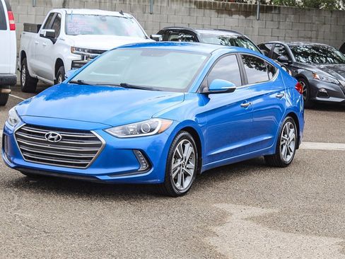 Used 2017 Hyundai Elantra Limited image 3